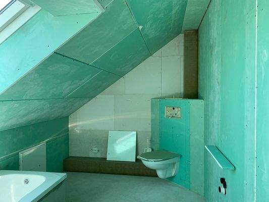 Bad im Dachgeschoss