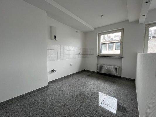 Offene Küche mit Fenster