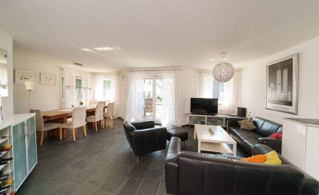 1.OG: Wohn- & Essbereich 3