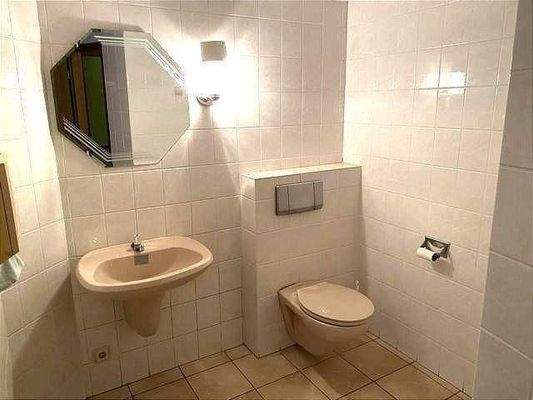 Toilette im EG