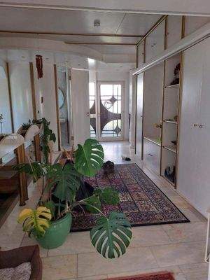 Diele mit Einbauschränken