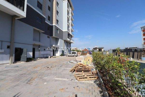 Apartments in a Complex with Pool and Parking in Antalya