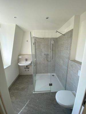 Badezimmer_Bild 2.JPG