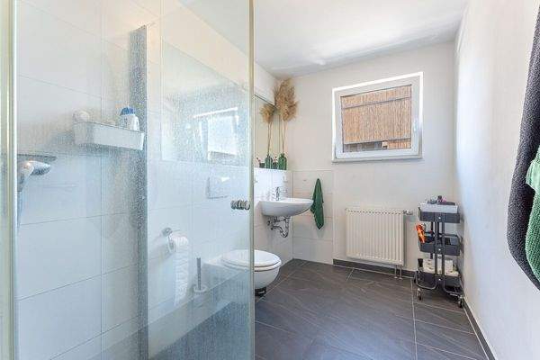 Beispielbild: Badezimmer. Wohnung 2 im 1. OG rechts