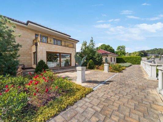 Terrasse vor dem Wohnbereich