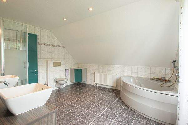 Badezimmer Dachgeschoss 