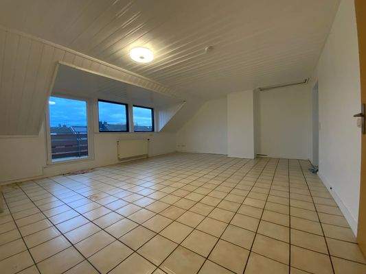 Wohn- u. Schlafzimmer (ELW)