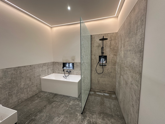 Badezimmer Wanne und Dusche