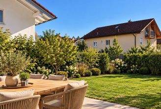 WE 3 Terrassenausblick (Hinweis: Die Abbildungen wurden KI-gestützt visualisiert und können von der späteren Ausführung abweichen.)