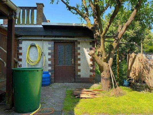 Geräteschuppen, massiv