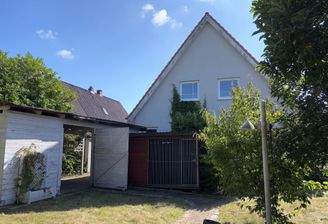 Carport und Hinten