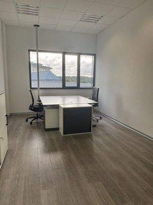 Büro 2.jpg