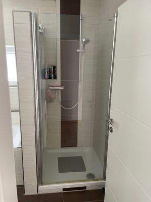 12 Bad Obergeschoss.jpg