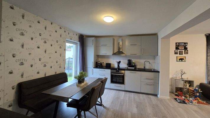 Küche und Essbereich EG