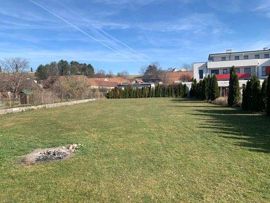 Tolles Baugrundstück mit Einfamilienhaus dazu!