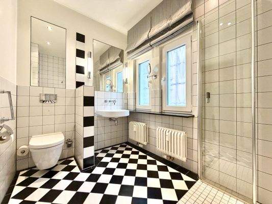 Tageslichtbad im Erdgeschoss