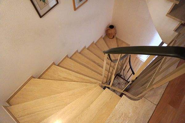 Treppen im Wohnbereich.JPG