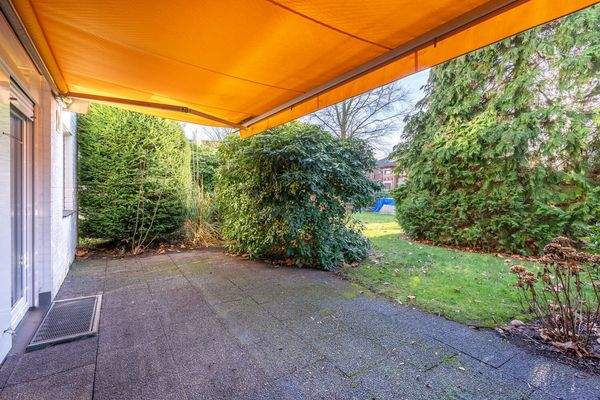 Terrasse mit Markise