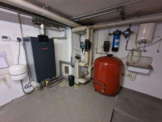 neue Heizung mit Wasserenthärtungsanlage.jpg