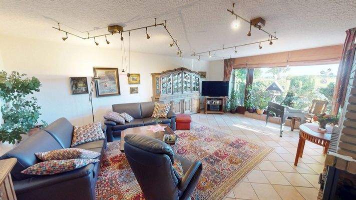 Wohnzimmer mit Kamin