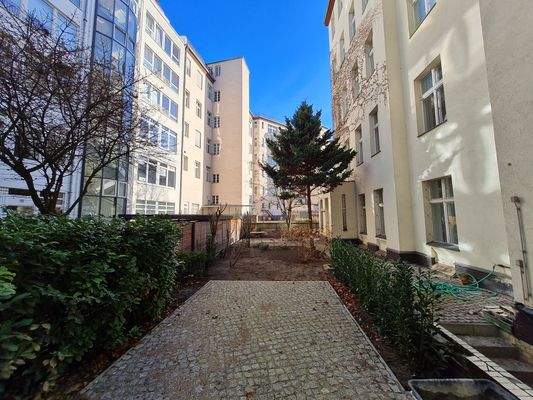 große Ostterrasse.jpg