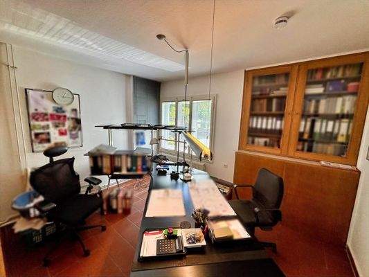 Büro im Erdgeschoss