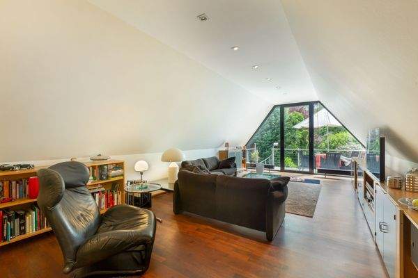 Wohnzimmer Dachgeschoss Bild 1