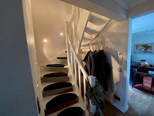 Treppenhaus innerhalb der Dachgeschosswohnung