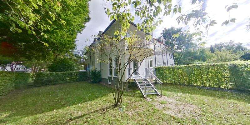 Garten - Blick auf die Wohnung