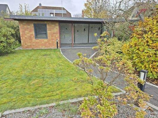 tolle Gartenanlage mit Gartenhaus