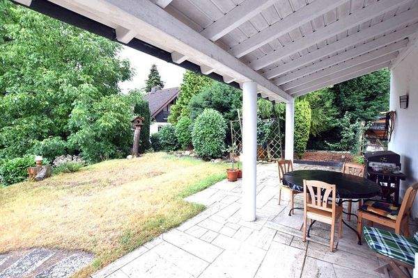 Überdachte Terrasse