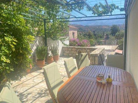 Kreta, Armeni bei Chania: Zwei-stöckiges Haus mit Dachboden in Armenoi zu verkaufen