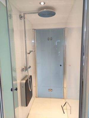 Dusche gleichzeitig auch Dampfsauna