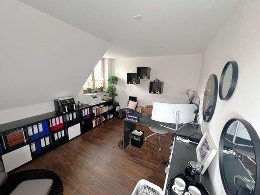 Büro oder Kinderzimmer