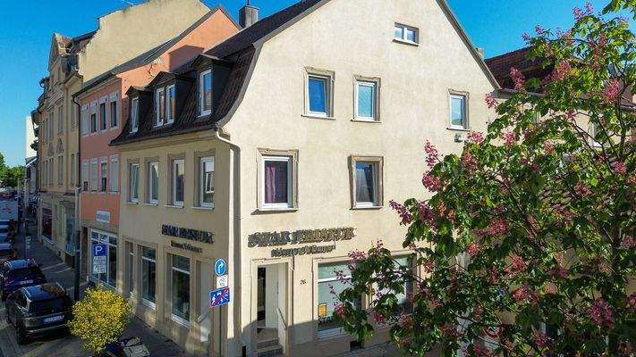 Wohn- &amp; Geschäftshaus