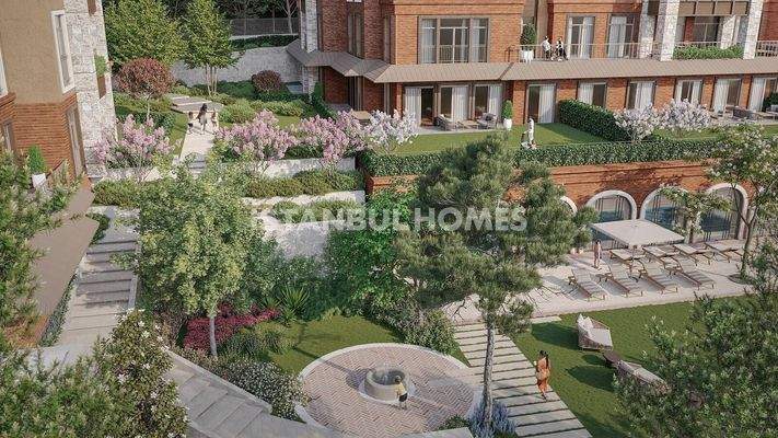High-Ceiling Apartments in a Residential Complex in Eyup