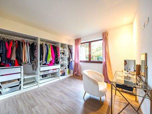 Schlafen/Ankleide EG