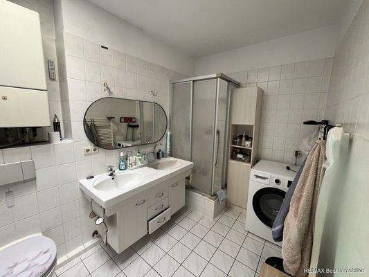 Bad (Beispiel Wohnung)