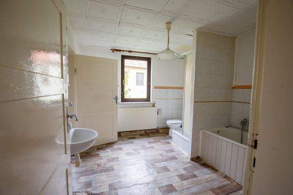 16 - Badezimmer.jpg