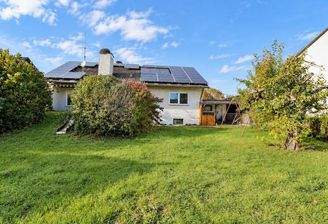Hausrückseite mit Garten