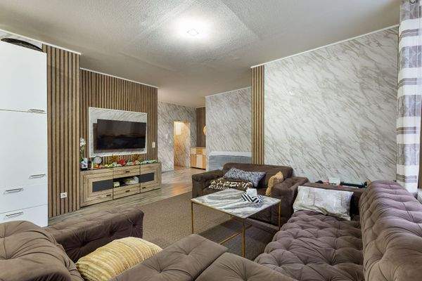 Wohnzimmer 1.OG Whg. rechts