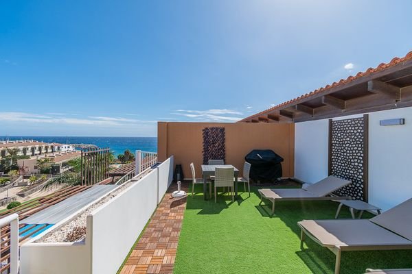 Penthouse mit Dachterrasse, Meerblick und Gemeinschaftspool in Amarilla Golf