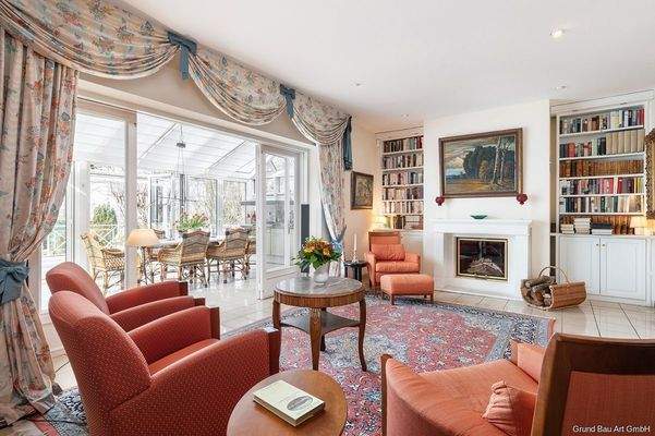 Wohnbereich mit Kamin