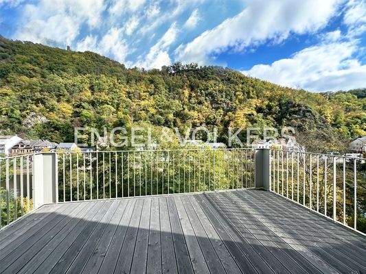 Balkon mit Blick auf die Lahn
