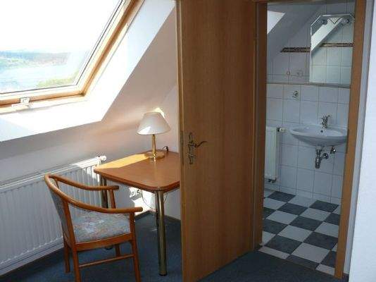 Zimmer (Du/WC) Haupthaus DG