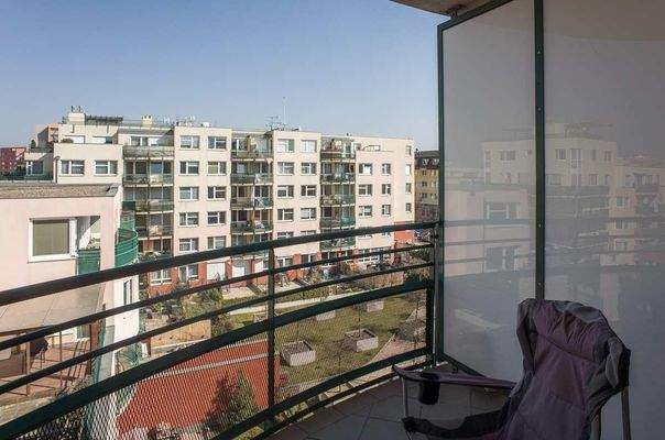 1742965355_kHC6E5p832