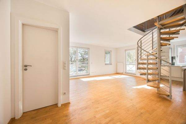 Wohn-/Essbereich mit 2 Balkonen