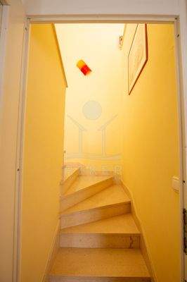 Dachgeschoss: Galerie, kleine Küchenzeile & Terrasse