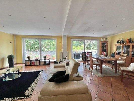 OG: Wohn-/Essbereich