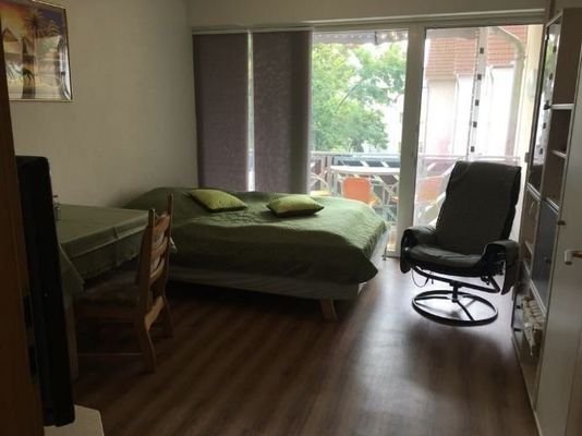 Wohnz-/ Schlafzimmer mit Balkon